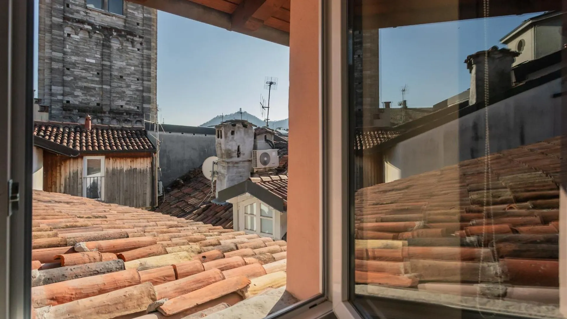 Domus In Como By Rent All Como 0*,  Itálie