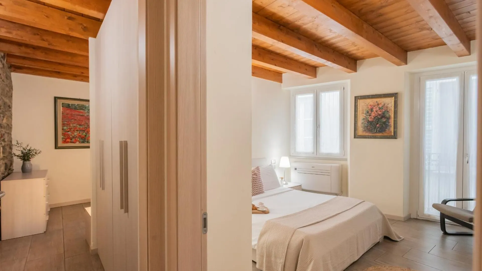 Domus In Como By Rent All كومو 0*,