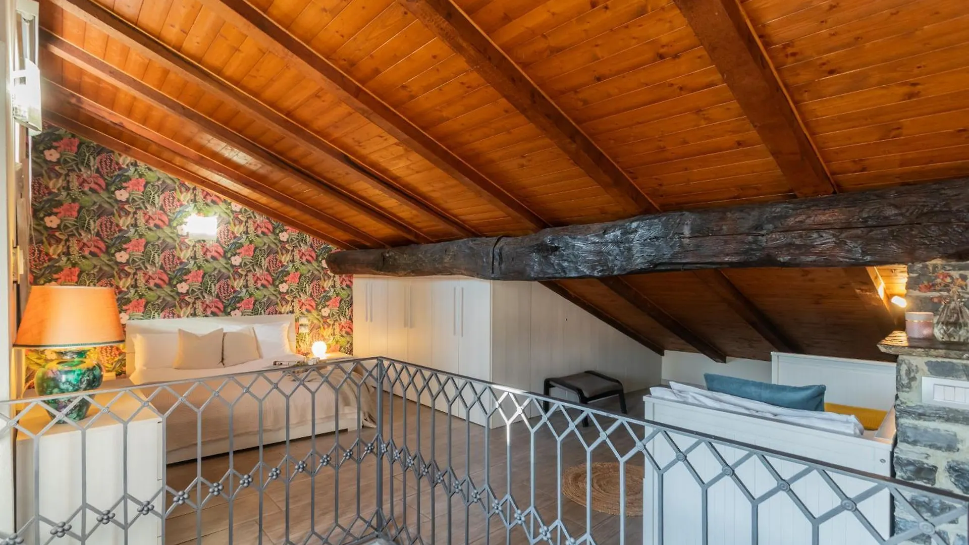 Domus In Como By Rent All كومو 0*,